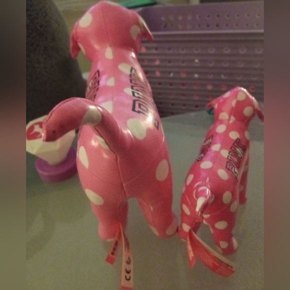 VS PINK BUS (WAREHOUSE DOG ) - Picture 2 of 2